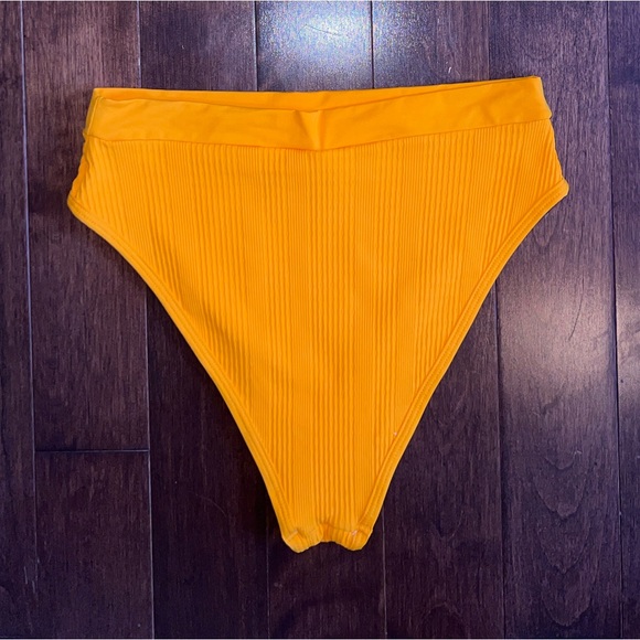 L*Space Ribbed Frenchi Bikini Bottom in Mango XL - Picture 6 of 8